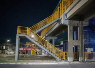 Prefeitura de Manaus revitaliza passarela da avenida Max Teixeira e amplia modernização viária