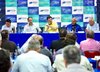 Prefeito Renato Junior anuncia desburocratização e reforça revitalização do Centro de Manaus em reunião com comerciantes