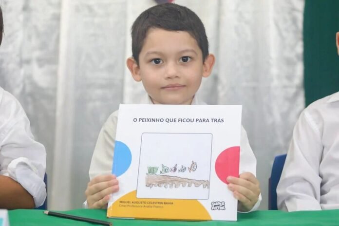 Alunos da educação infantil de Manaus lançam livro sobre a Amazônia