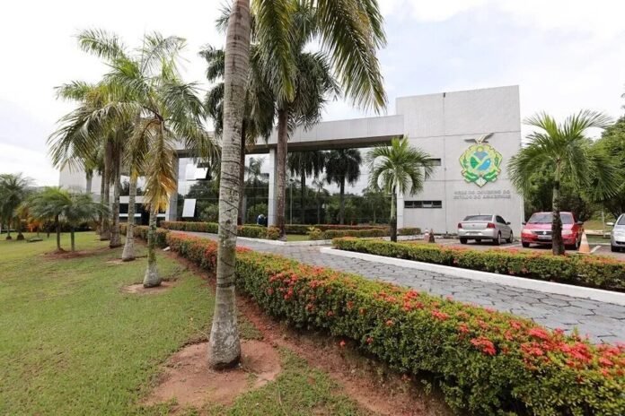 Governo do Amazonas cancela compra de kits dormitório para Defesa Civil e envia atas a órgãos de controle