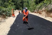 Prefeitura de Manaus pavimenta ladeira no ramal União com 80 toneladas de asfalto