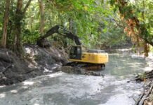 Prefeitura de Manaus realiza dragagem em igarapé do conjunto Petros no bairro Coroado