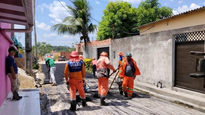 Prefeitura de Manaus: Rua Abacaba no Santa Etelvina recebe recuperação asfáltica