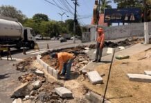 Prefeitura de Manaus amplia calçada e canteiro central da Avenida Rodrigo Otávio no Japiim