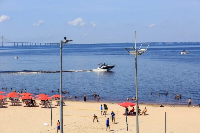 Furtos na Ponta Negra: mil metros de corda e 600 boias levadas prejudicam segurança de banhistas