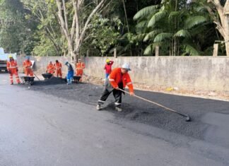 Prefeitura de Manaus leva operação Tapa-Buracos à rua Maracanã, no bairro Redenção