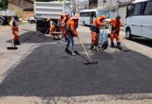 Prefeitura de Manaus recupera asfalto na rua Francisco Giraldes e melhora tráfego no Coroado