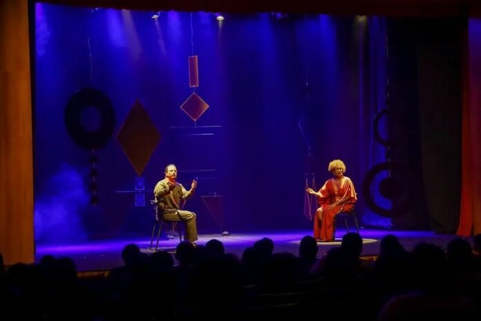 Isabel Fillardis e Well Aguiar estreiam comédia dramática 'O Começo do Fim' no festival #SouManaus Passo a Paço 2026