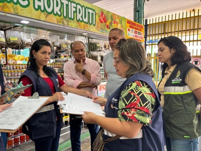 Ouvidoria-Geral de Manaus realiza escuta ativa com permissionários da Feira do Parque 10