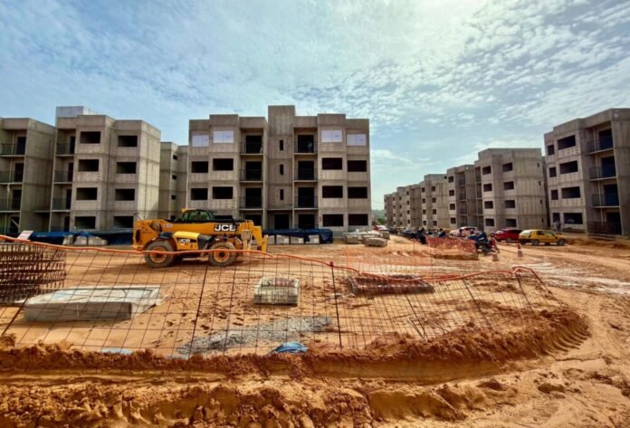 Prefeitura de Manaus licencia mais de 1 milhão de metros quadrados e registra alta de 77% em 2026