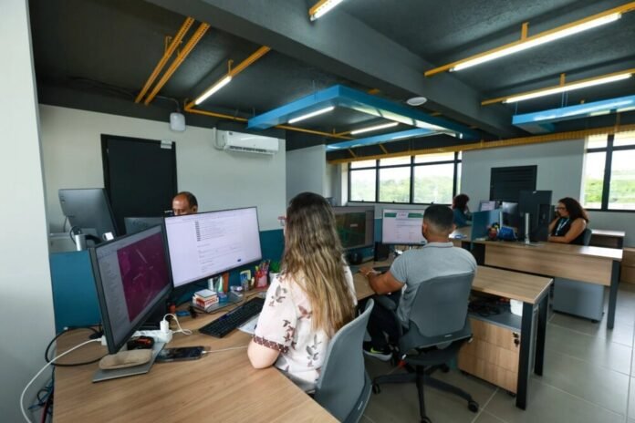 Prefeitura de Manaus emite 1.809 Certidões de Informação Técnica e registra alta de 3% em 2026