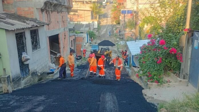 Prefeitura de Manaus aplica 50 toneladas de asfalto e melhora tráfego no Alfredo Nascimento
