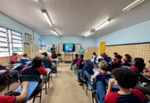 Procon Manaus nas Escolas: alunos da zona Norte aprendem sobre direitos do consumidor