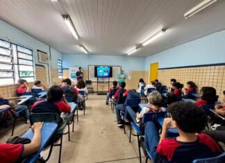 Procon Manaus nas Escolas: alunos da zona Norte aprendem sobre direitos do consumidor