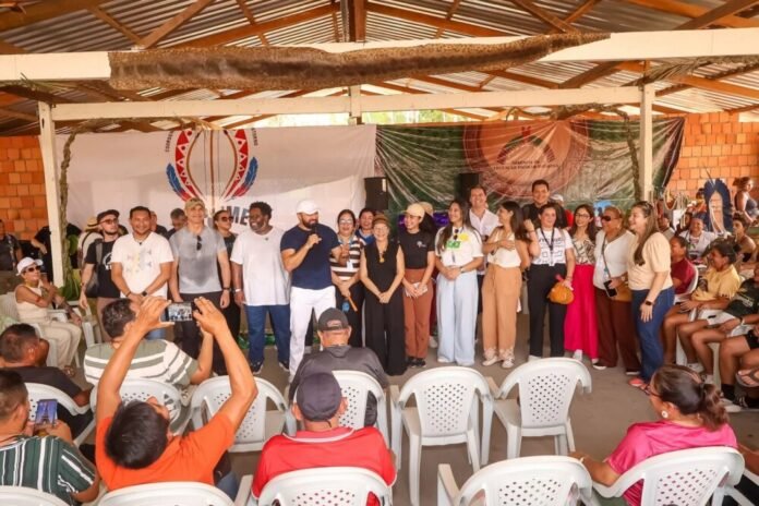 Mostra de Trabalhos Pedagógicos de Professores Indígenas é encerrada com roda de conversa com anciãos em Manaus