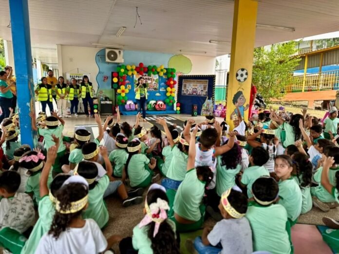 Prefeitura de Manaus ensina segurança no trânsito para crianças da educação infantil
