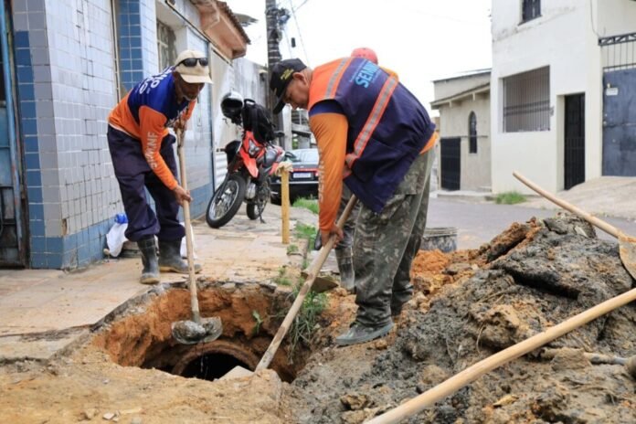 Prefeitura de Manaus recupera rede de drenagem na Rua Poranga, bairro Redenção, e reforça prevenção contra alagamentos