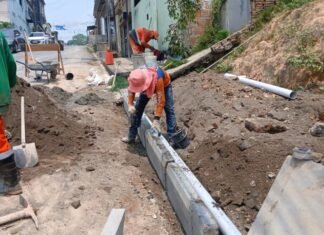Prefeitura de Manaus recupera drenagem profunda e avança na recuperação de via no bairro Armando Mendes